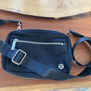 lululemon athletica Everywhere Convertible 1.5L Crossbody/Shoulder Bag - NEW!